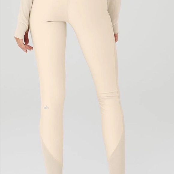New without tags Alo Yoga highwaist ballet dream legging in macadamia - Picture 5 of 12